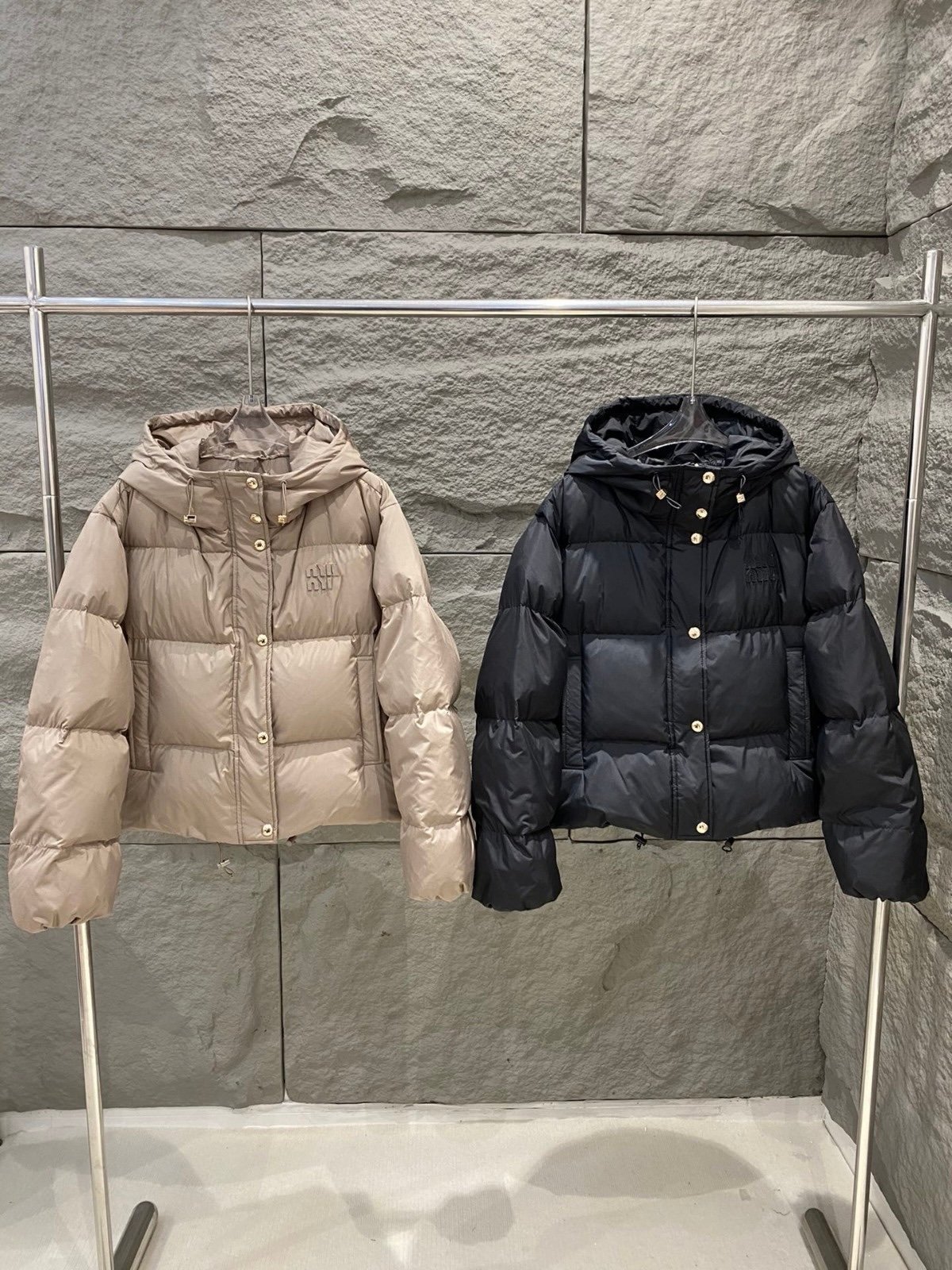 M Coats - Image 6