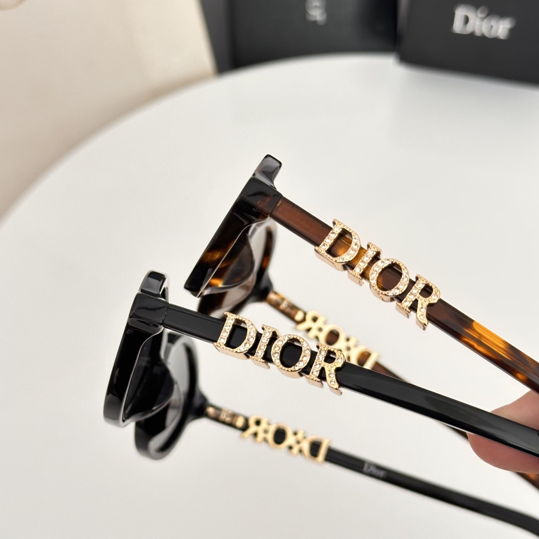D Sunglasses - Image 2