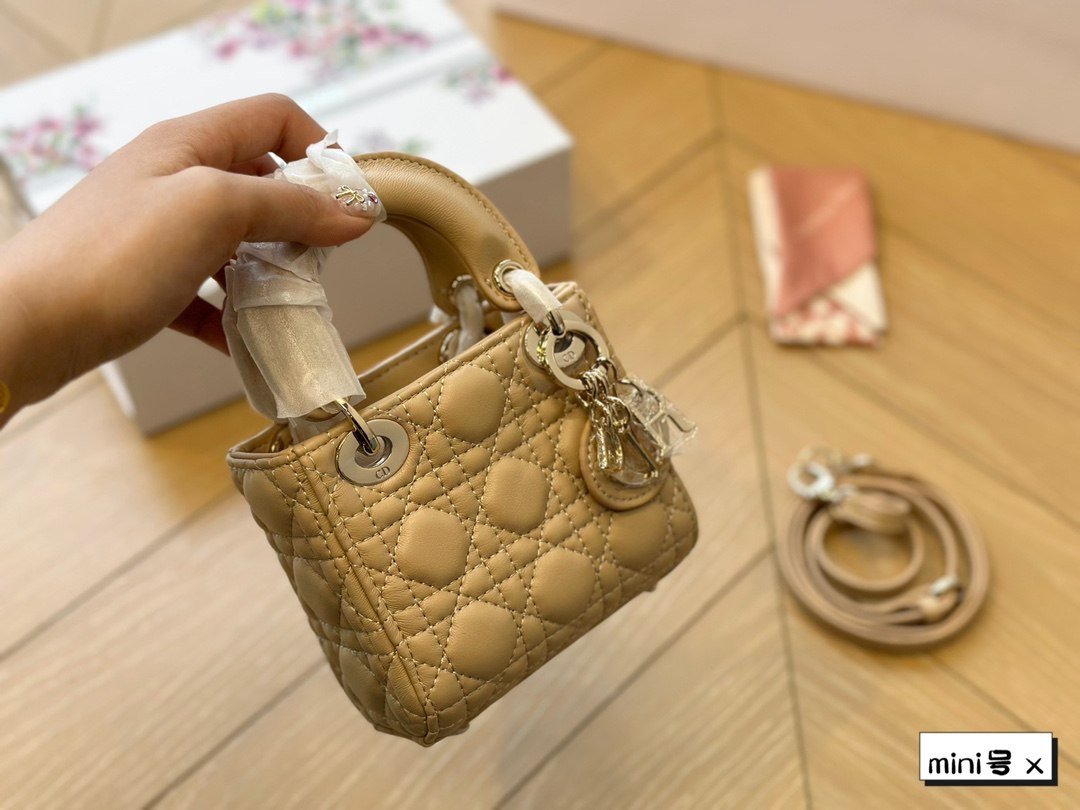 D Bags - Image 9